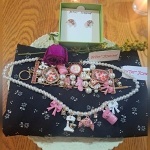 NEW IN BOX BETSEY JOHNSON BABY CAKES SET necklace, earrings and bracelet